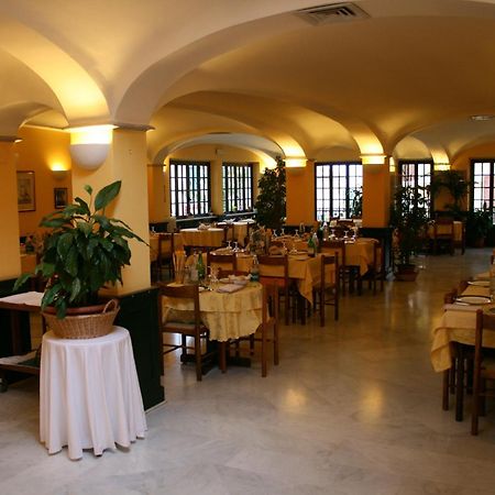 Mh Hotel ואראצה מראה חיצוני תמונה