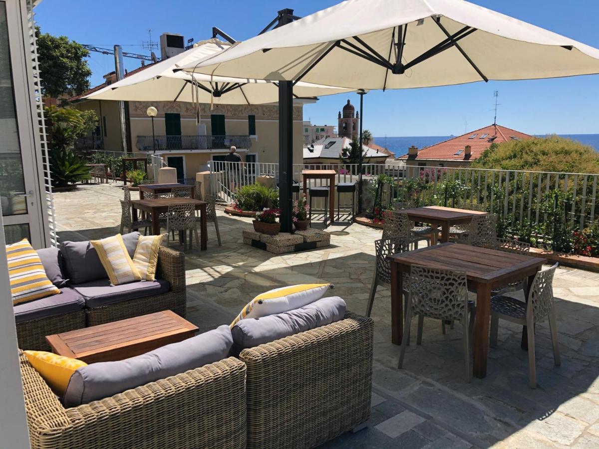 Mh Hotel ואראצה מראה חיצוני תמונה