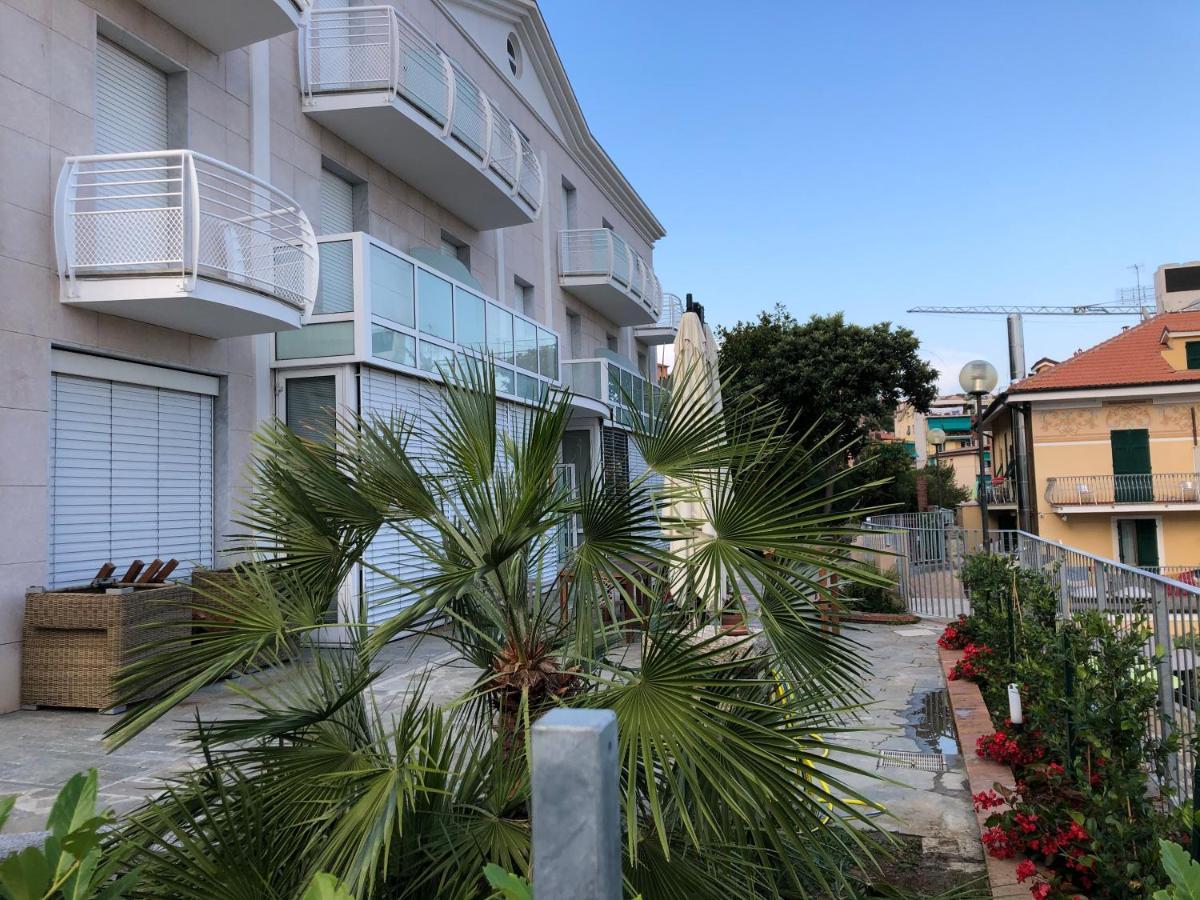 Mh Hotel ואראצה מראה חיצוני תמונה