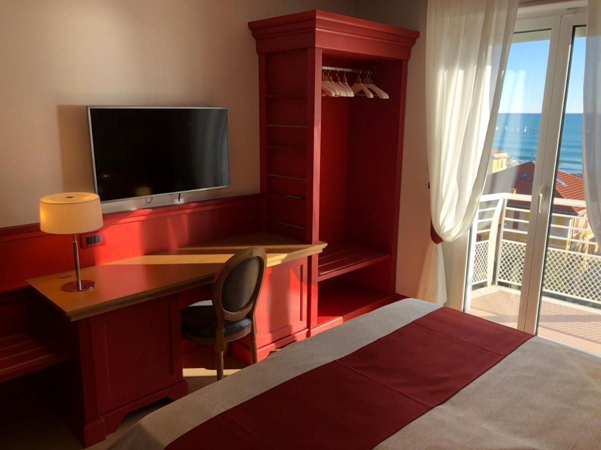 Mh Hotel ואראצה מראה חיצוני תמונה