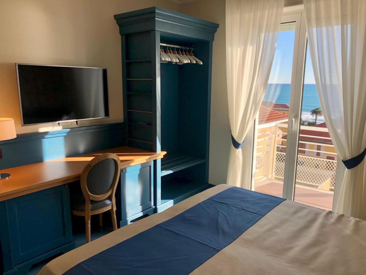 Mh Hotel ואראצה מראה חיצוני תמונה