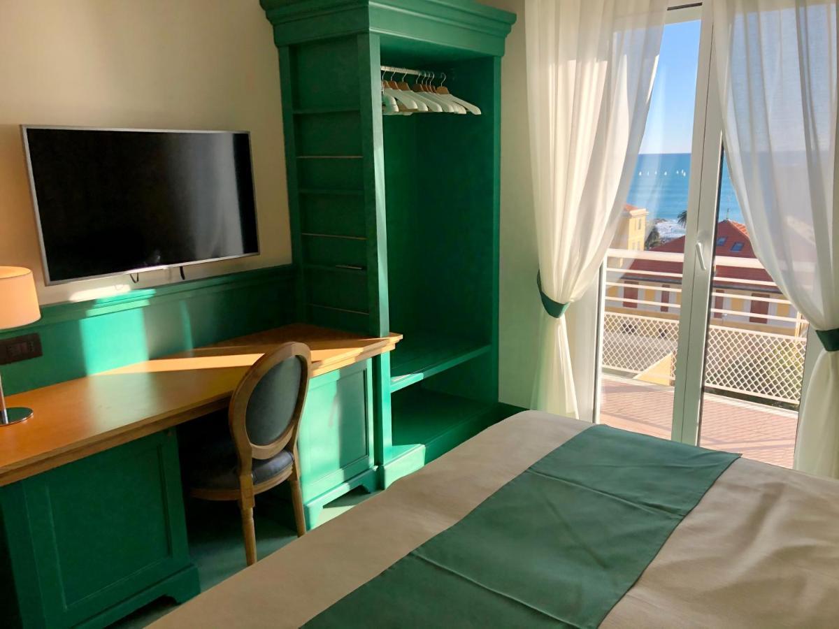 Mh Hotel ואראצה מראה חיצוני תמונה