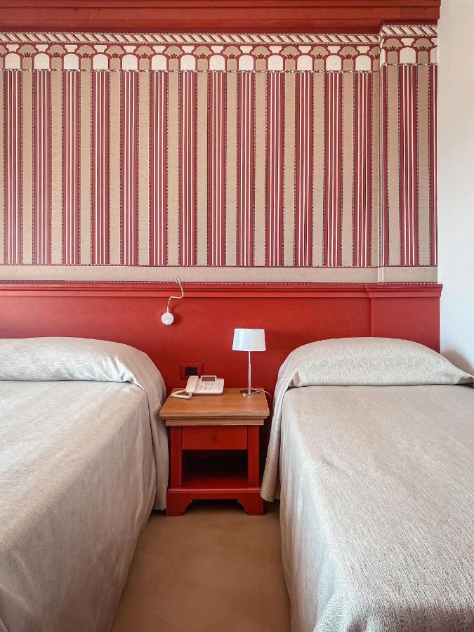 Mh Hotel ואראצה מראה חיצוני תמונה