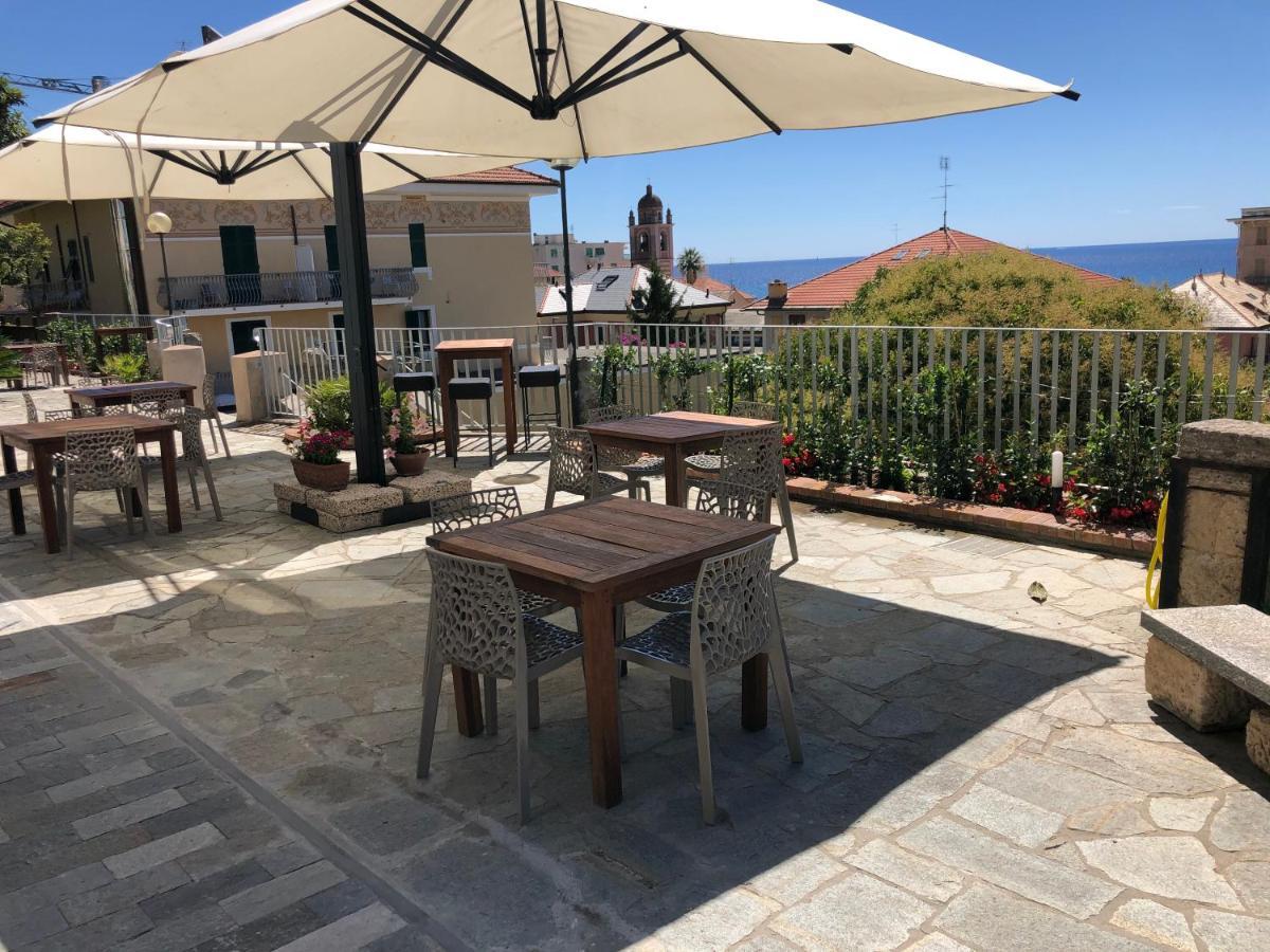 Mh Hotel ואראצה מראה חיצוני תמונה