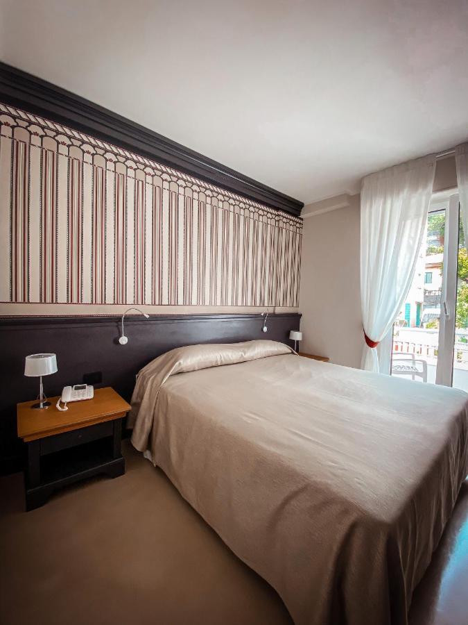 Mh Hotel ואראצה מראה חיצוני תמונה