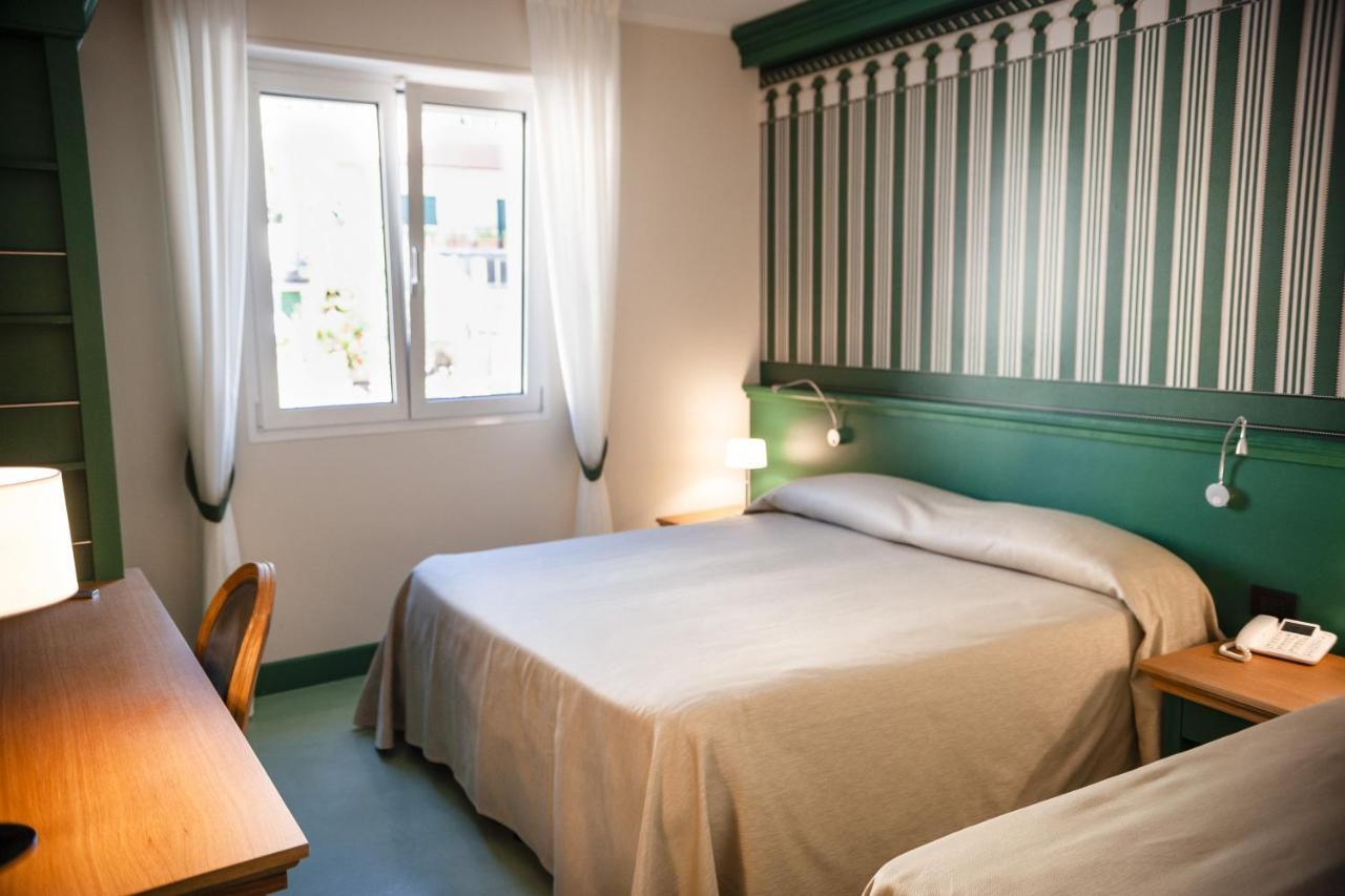 Mh Hotel ואראצה מראה חיצוני תמונה