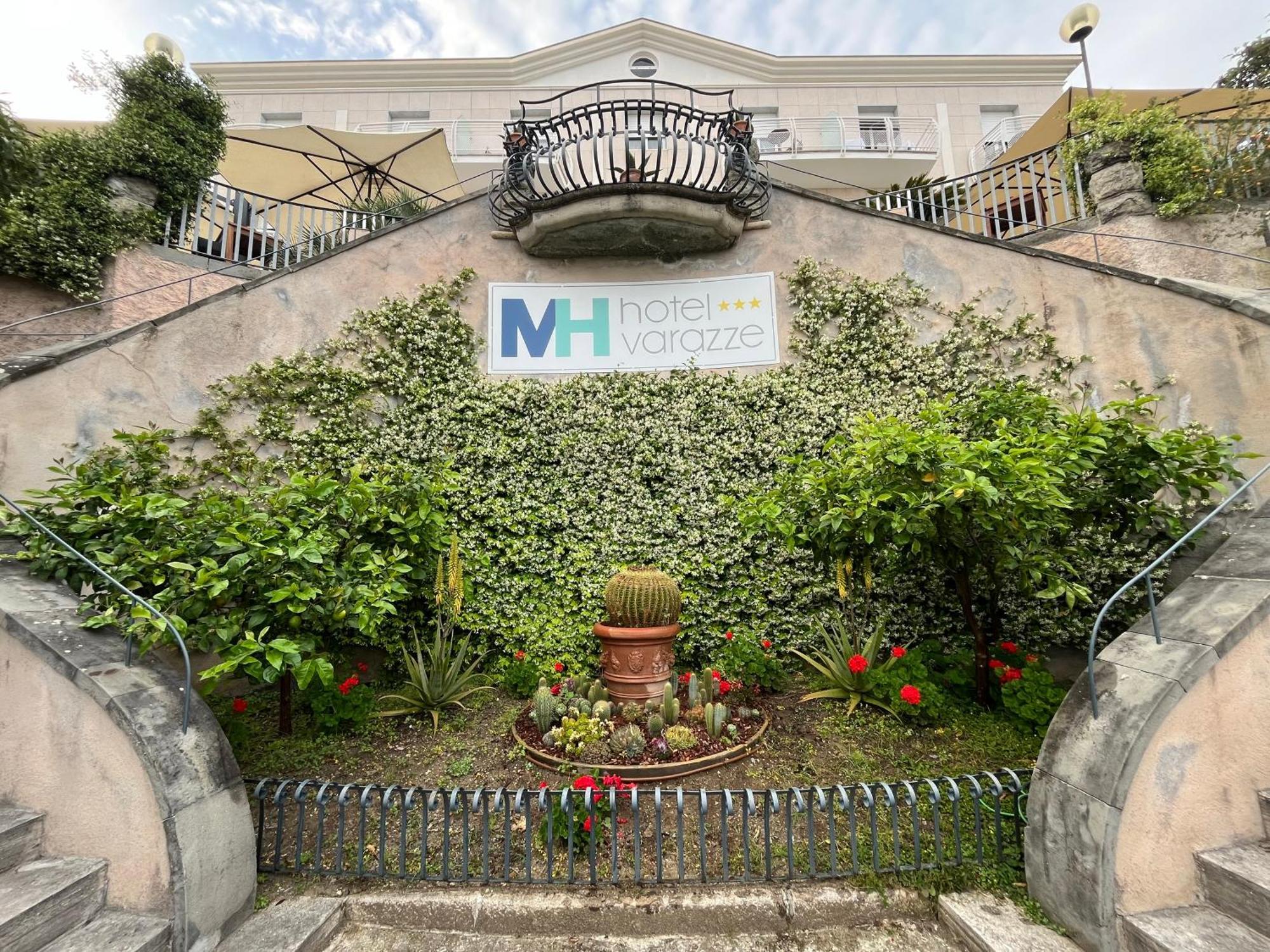 Mh Hotel ואראצה מראה חיצוני תמונה