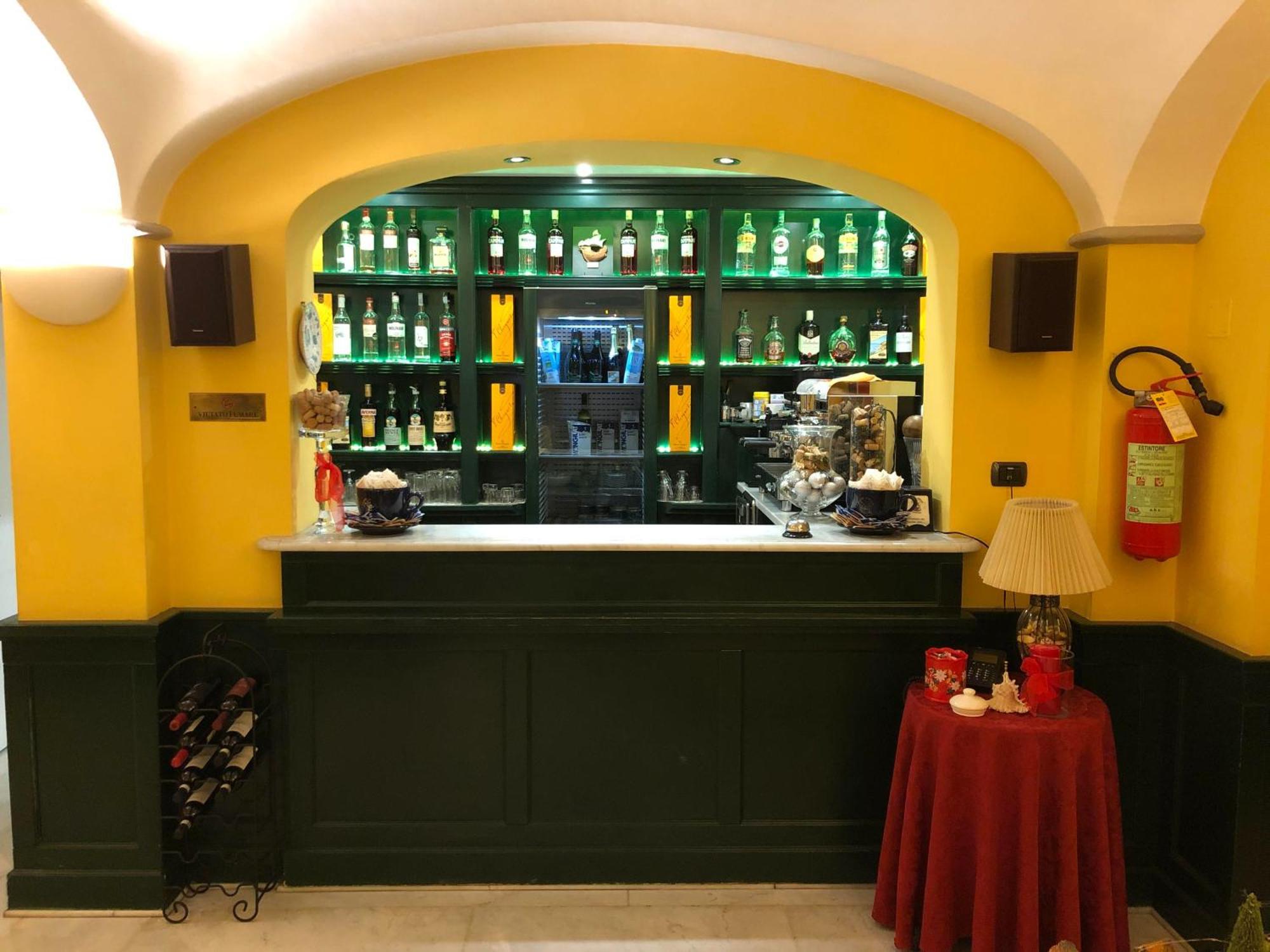 Mh Hotel ואראצה מראה חיצוני תמונה